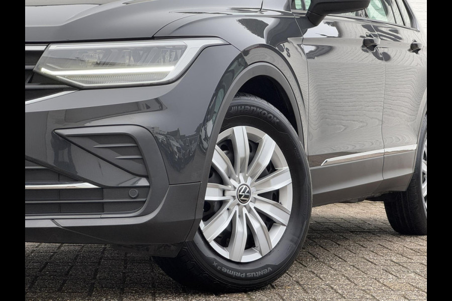 Volkswagen Tiguan 1.5 TSI Life Nieuw model Led Clima Safety pack Pdc Mooie kleur Nette auto!