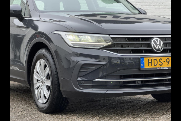 Volkswagen Tiguan 1.5 TSI Life Nieuw model Led Clima Safety pack Pdc Mooie kleur Nette auto!