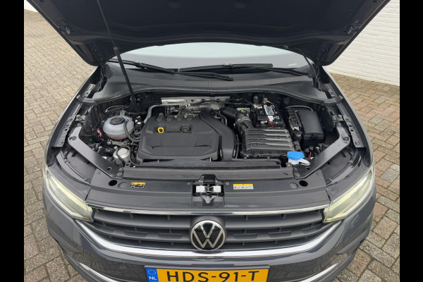 Volkswagen Tiguan 1.5 TSI Life Nieuw model Led Clima Safety pack Pdc Mooie kleur Nette auto!