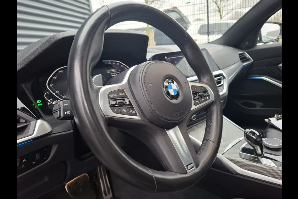 BMW 3 Serie Touring 330e M Sport Plug In Hybrid 293pk PHEV | Panodak | Adaptive Cruise | Trekhaak af Fabriek | Harman Kardon | Head Up | Adaptive Onderstel | Apple Carplay | Sportstoelen Memory |