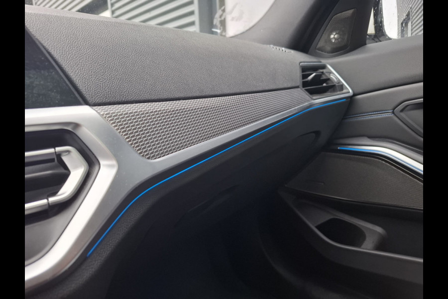 BMW 3 Serie Touring 330e M Sport Plug In Hybrid 293pk PHEV | Panodak | Adaptive Cruise | Trekhaak af Fabriek | Harman Kardon | Head Up | Adaptive Onderstel | Apple Carplay | Sportstoelen Memory |