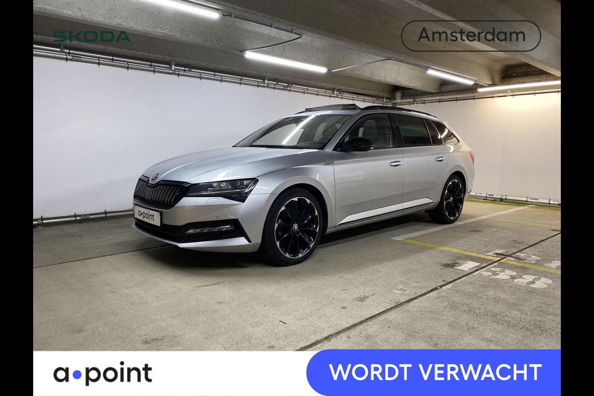 Škoda Superb Combi 1.4 TSI iV Sportline Business 218 pk Automaat (DSG) | Navigatie | Panoramadak | Trekhaak (wegklapbaar) | Parkeersensoren | Achteruitrijcamera | Stoelverwarming v/a |