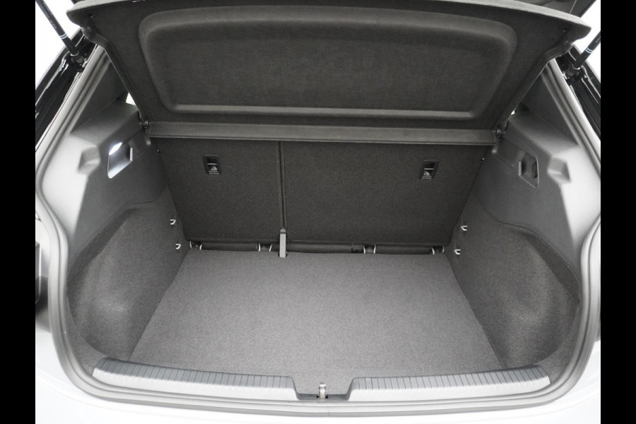 Volkswagen ID.3 Pro 58 kWh | NAVI BY CARPLAY | STOELVERWARMING | RIJKLAARPRIJS INCL. 12 MND. BOVAGGARANTIE