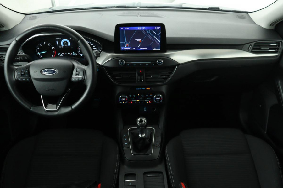 Ford Focus 1.5 EcoBoost Titanium | Stoel & stuurverwarming | Trekhaak | Carplay | Navigatie | Climate control | Full LED | Keyless