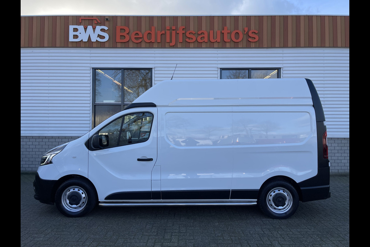 Renault Trafic 2.0 dCi 170pk T29 L2H2 Comfort / vaste prijs rijklaar € 19.950 ex btw / lease vanaf € 366 / airco / cruise / navigatie / pdc achter / trekhaak / euro 6 diesel / geschikt voor camper ombouw !