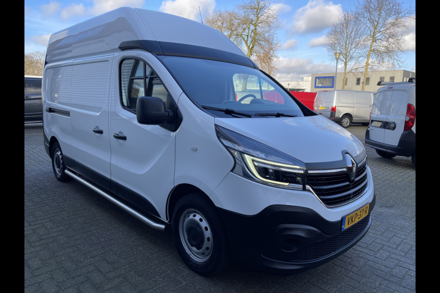 Renault Trafic 2.0 dCi 170pk T29 L2H2 Comfort / vaste prijs rijklaar € 19.950 ex btw / lease vanaf € 366 / airco / cruise / navigatie / pdc achter / trekhaak / euro 6 diesel / geschikt voor camper ombouw !