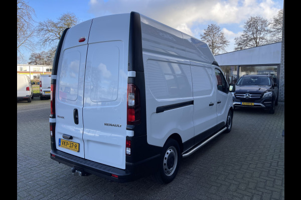 Renault Trafic 2.0 dCi 170pk T29 L2H2 Comfort / vaste prijs rijklaar € 19.950 ex btw / lease vanaf € 366 / airco / cruise / navigatie / pdc achter / trekhaak / euro 6 diesel / geschikt voor camper ombouw !