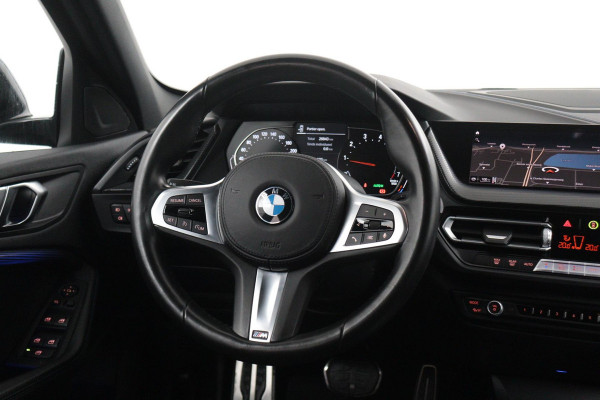 BMW 1-serie 118i High Executive M-Sport (Carplay, Navi Pro, PDC V+A, Etc)