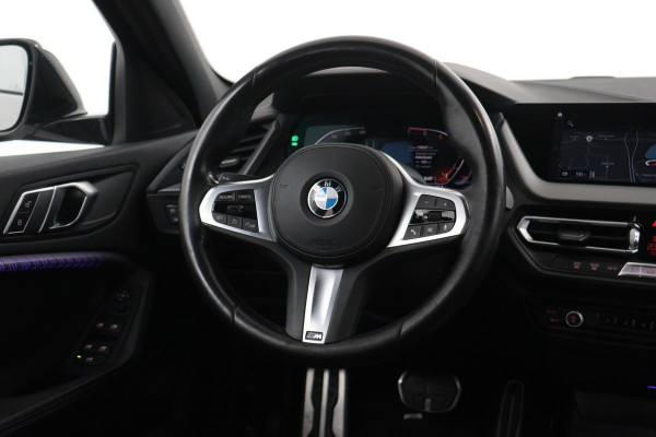 BMW 1-serie 118i Executive Edition M-SPORT (1e Eig, NL-auto, Dealer OndH, Carplay/ Android, Navi-groot, PDC V+A, Cruise Contr Etc)