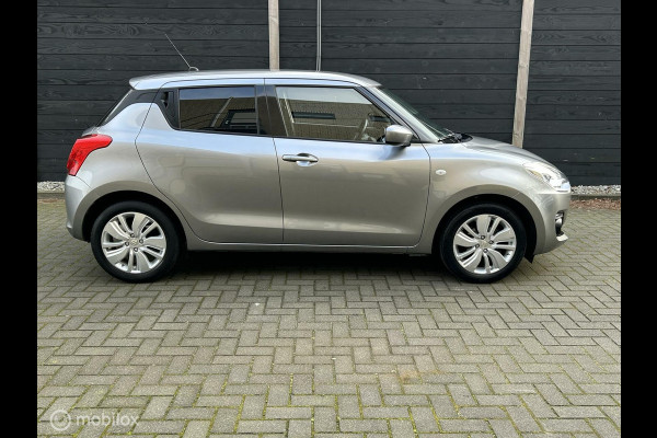 Suzuki Swift 1.2 Comfort Carplay / 16" LM / Camera / 68.952 KM