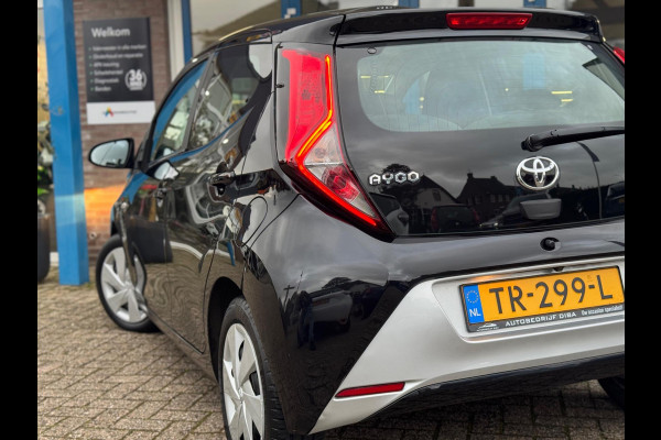 Toyota Aygo 1.0 VVT-i x-play 2018 Zwart AIRCO LM NAP 1e Eig!