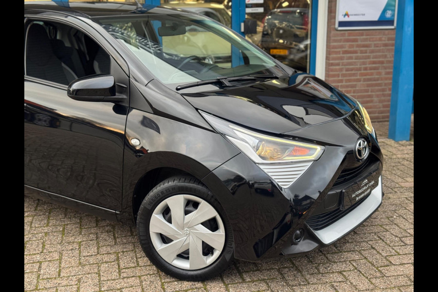 Toyota Aygo 1.0 VVT-i x-play 2018 Zwart AIRCO LM NAP 1e Eig!