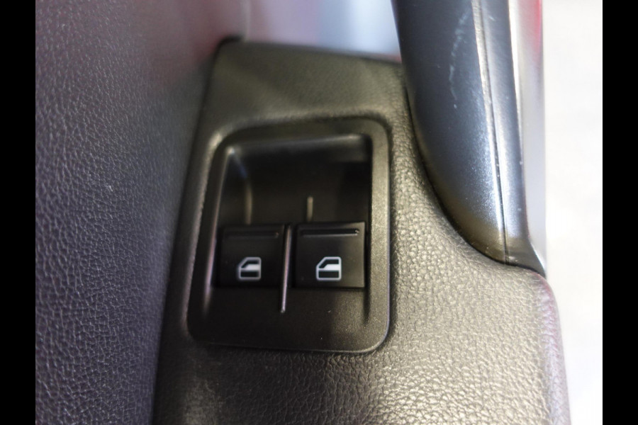 Volkswagen Caddy L2H1 Maxi Automaat Airco Parkeersensoren Radio Bluetooth *