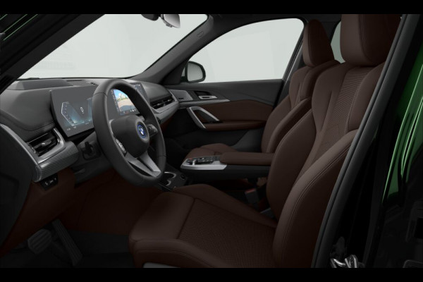 BMW iX1 eDrive20 xLine - Pano - Driving Ass Plus - Head-Up - Harman Kardon