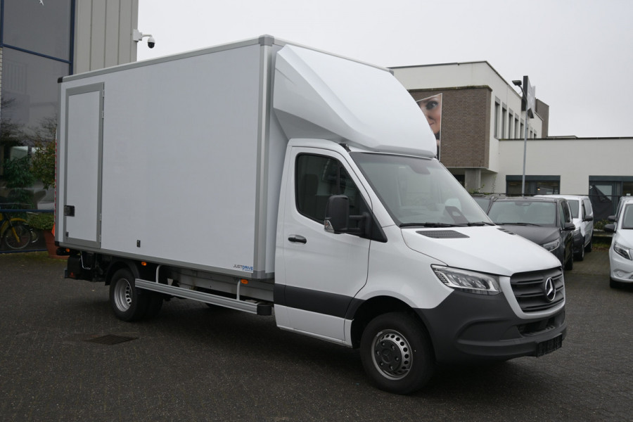 Mercedes-Benz Sprinter 519 CDI L3 Bakwagen met Dhollandia laadklep BPM vrij 3500 kg trekgewicht, LED, Geveerde stoel