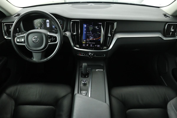 Volvo V60 2.0 B3 Momentum | Leder | Stoel & stuurverwarming | Carplay | Adaptive cruise | BLIS | Navigatie | Full LED | DAB