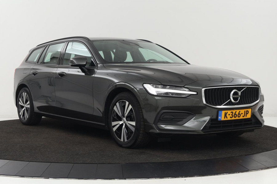 Volvo V60 2.0 B3 Momentum | Leder | Stoel & stuurverwarming | Carplay | Adaptive cruise | BLIS | Navigatie | Full LED | DAB