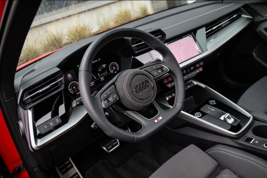 Audi A3 Sportback 45TFSI e PHEV S Edition S line Competition 245pk S-Tronic|Panoramadak|Virtual Cockpit|Supersport Kuipstoelen|B&O