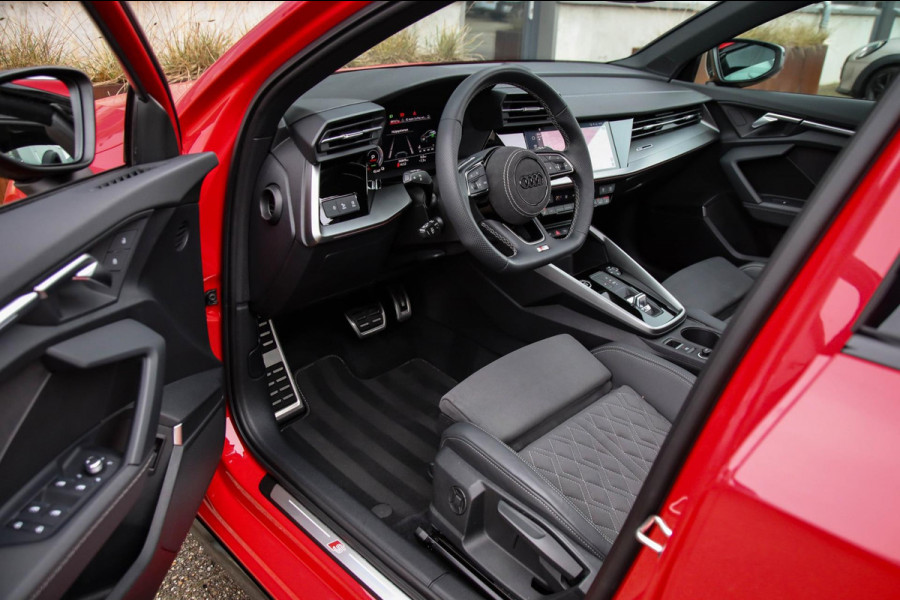 Audi A3 Sportback 45TFSI e PHEV S Edition S line Competition 245pk S-Tronic|Panoramadak|Virtual Cockpit|Supersport Kuipstoelen|B&O