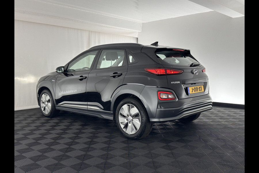 Hyundai Kona EV Comfort 64 kWh [ 3-Fase ] (INCL-BTW) *HEAT-PUMP | DIGI-COCKPIT | ADAPTIVE-CRUISE | KRELL-AUDIO | NAVI-FULLMAP | APP.CONNECT | DAB | LANE-ASSIST | KEYLESS | COMFORT-SEATS | CCS-FASTLOADER | SHIFT-PADDLES | 17"ALU*