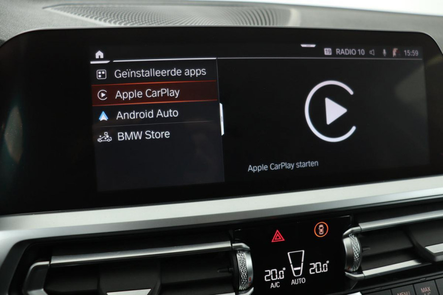 BMW 3-serie 330i Executive Edition | Carplay | Sfeerverlichting | Navigatie | Full LED | 19'' | Live Cockpit | Climate control | PDC | Cruise control