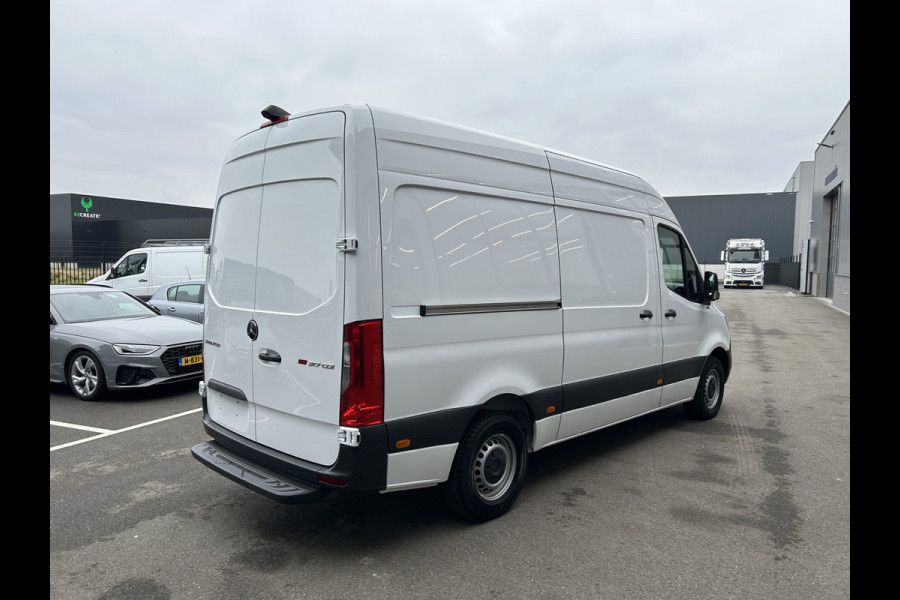 Mercedes-Benz Sprinter 317 CDI L2 H2 MBUX / Carplay navigatie / Camera / Parkeersensoren / Cruise control / Airco / 270 Graden achterdeuren