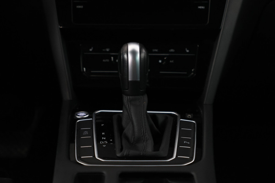 Volkswagen Passat Variant 2.0 TDI Elegance Business Automaat, navigatie, Apple CarPlay, Climate