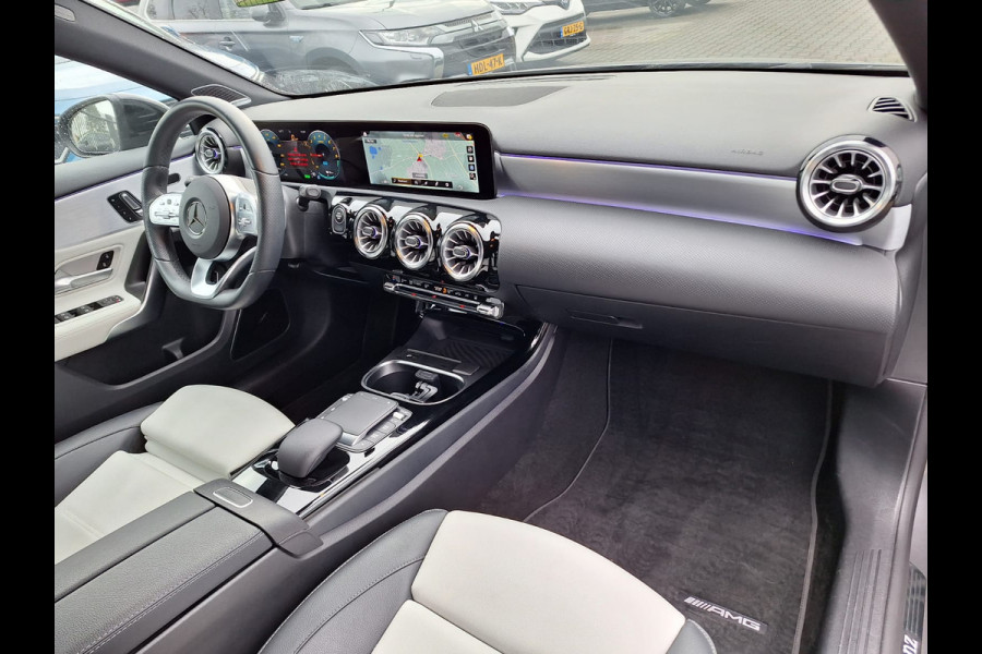 Mercedes-Benz A-Klasse 250 e AMG Night Edition Plug in Hybrid PHEV | Carplay | Lederen Sportstoelen Memory | Widescreen Navi | Carplay | Sfeerverlichting | Camera | Stoelverwarming | DAB |