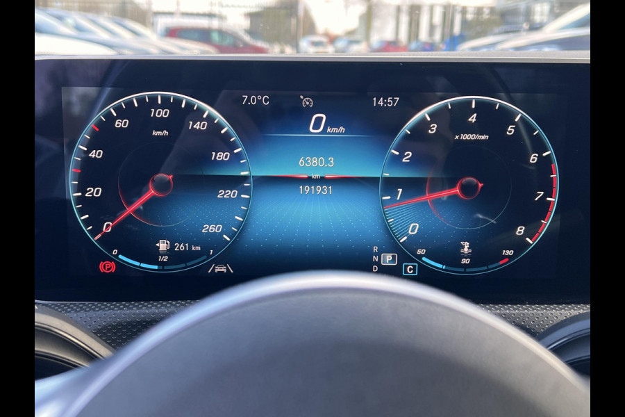 Mercedes-Benz A-Klasse 180 Business Solution AMG 1e Eigenaar,Schuifdak,Camera,Navi,Stoelverwarming,Pdc,Lmv,Apk tot 12-2025