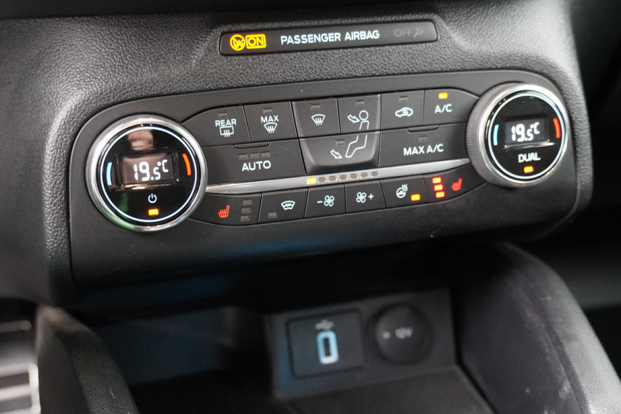 Ford FOCUS Wagon BWJ 11-2020 | 1.5T 150PK ST Line X BuS AUTOMAAT | TREKHAAK | NAVI | CAMERA  | CARPLAY | CLIMA | PDC |