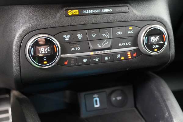 Ford FOCUS Wagon BWJ 11-2020 | 1.5T 150PK ST Line X BuS AUTOMAAT | TREKHAAK | NAVI | CAMERA  | CARPLAY | CLIMA | PDC |