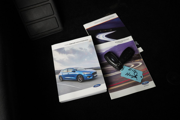 Ford FOCUS Wagon BWJ 11-2020 | 1.5T 150PK ST Line X BuS AUTOMAAT | TREKHAAK | NAVI | CAMERA  | CARPLAY | CLIMA | PDC |