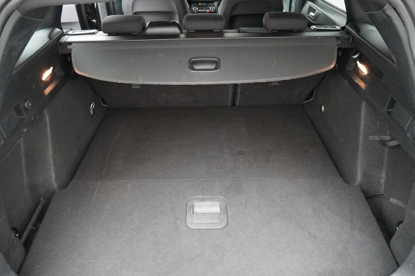 Ford FOCUS Wagon BWJ 11-2020 | 1.5T 150PK ST Line X BuS AUTOMAAT | TREKHAAK | NAVI | CAMERA  | CARPLAY | CLIMA | PDC |
