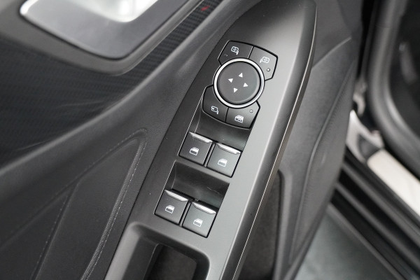 Ford FOCUS Wagon BWJ 11-2020 | 1.5T 150PK ST Line X BuS AUTOMAAT | TREKHAAK | NAVI | CAMERA  | CARPLAY | CLIMA | PDC |