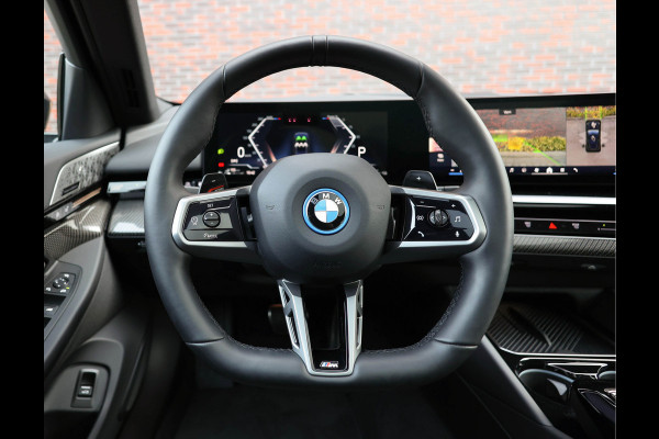 BMW 5 Serie Touring 530e xDrive *M-Sport Pro*Pano*HUD*Trekhaak*Bow&Wil*