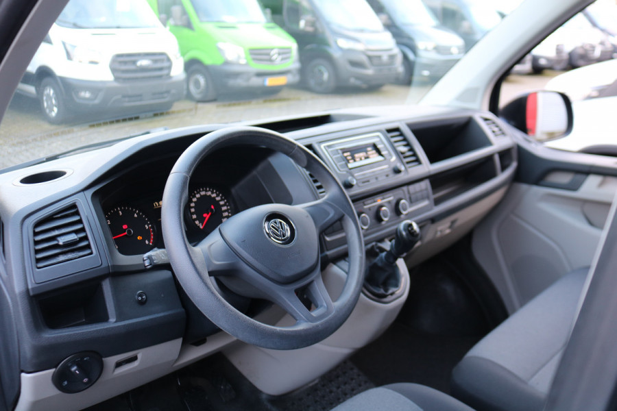 Volkswagen Transporter 2.0 TDI L2 H1 102pk Airco Trekhaak 52dkm