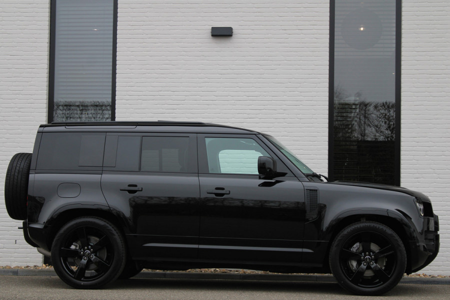 Land Rover Defender 110 3.0 D300 / 110 / X-Dynamic / HSE / Luchtvering / Panorama / Vol Opties / NIEUW