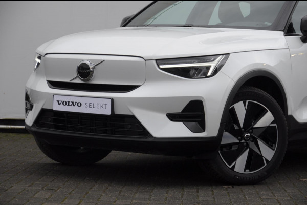 Volvo XC40 Single Motor Extended Range Plus 82 kWh / Adaptive cruise control / Pilot assist / BLIS / Stoel en stuur verwarming / Elektrische achterklep / Parkeersensoren met camera / Google infotainment /