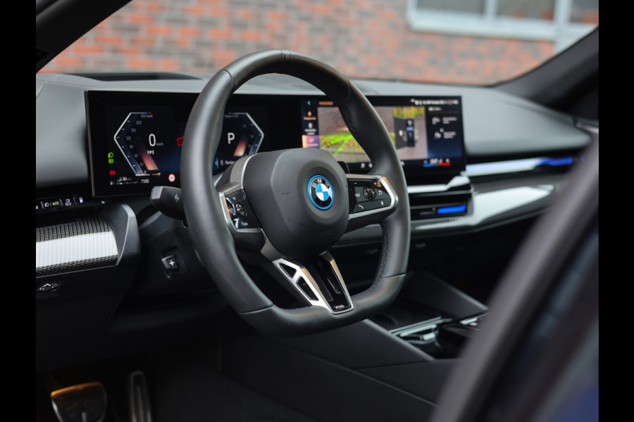 BMW 5 Serie Touring 530e xDrive *Pano*HUD*B&W*Trekhaak*