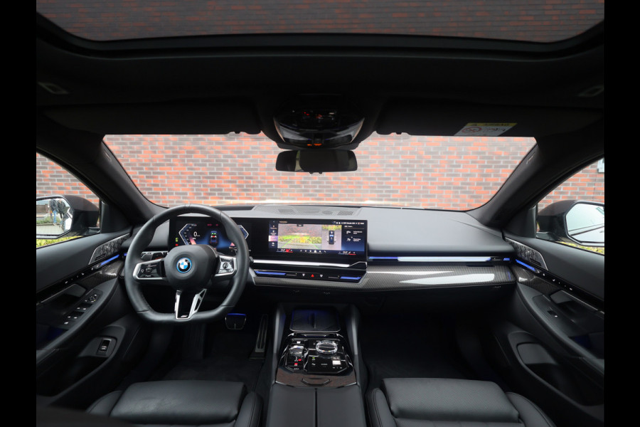 BMW 5 Serie Touring 530e xDrive *Pano*HUD*B&W*Trekhaak*