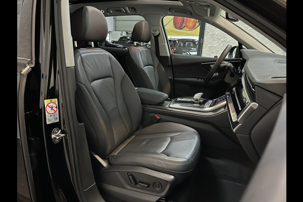 Audi Q7 55 TFSI e S-Line | 2022 | 50dkm! | Panorama | Leder | Carbon | LED | Camera | Elek.Stoelen | Standkachel | Virtual-Cockpit | Get DAB | Zwarte Sierlijsten | 3-Zone Clima |