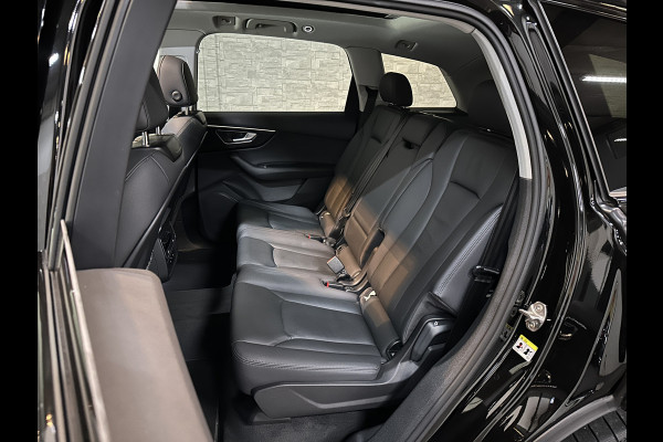 Audi Q7 55 TFSI e S-Line | 2022 | 50dkm! | Panorama | Leder | Carbon | LED | Camera | Elek.Stoelen | Standkachel | Virtual-Cockpit | Get DAB | Zwarte Sierlijsten | 3-Zone Clima |