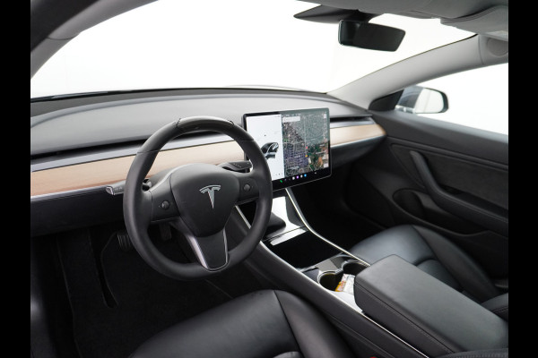 Tesla Model 3 Long Range 75kWh 463PK 19"lm Premium Audio 4wd  AutoPilot Panoramadak Camera's Leder Adaptive-CruiseControl-Stop&Go Pdc Ecc Dual Stoel en achterbank verwarming Keyless Electr.Stoelen+Memory+Easy-Entry WiFi Origineel Nederlandse auto Grootste accu, Tot 16,5kwh thuis laden.