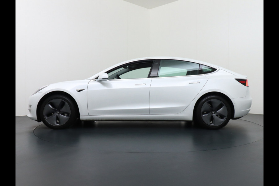 Tesla Model 3 Long Range 75kWh 463PK FSD-Full Self Driving Computer-3 Premium Audio 4wd  18" Lmv AutoPilot Panoramadak Camera's Leder Adaptive Stoel en achterbank verwarming Keyless Electr.Stoelen+Memory+Easy-Entry WiFi Origineel Nederlandse auto Grootste accu, Tot 16,5kwh thuis laden.