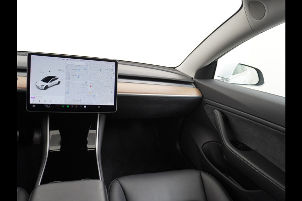 Tesla Model 3 Long Range 75kWh 463PK FSD-Full Self Driving Computer-3 Premium Audio 4wd  18" Lmv AutoPilot Panoramadak Camera's Leder Adaptive Stoel en achterbank verwarming Keyless Electr.Stoelen+Memory+Easy-Entry WiFi Origineel Nederlandse auto Grootste accu, Tot 16,5kwh thuis laden.