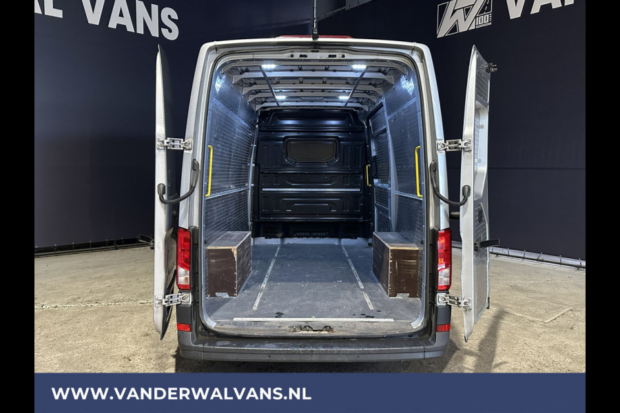 Volkswagen Crafter 2.0 TDI 141pk L3H3 L2H2 Euro6 Airco | Camera | Apple Carplay | Android Auto Cruisecontrol, Chauffeursstoel, Parkeersensoren, Bijrijdersbank