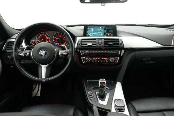 BMW 3-serie 320i Corporate Lease High Executive M-SPORT (NL-auto, Dealer OnderH, Panorama, Navi Groot, StoelV, Camera, Clima, Etc)