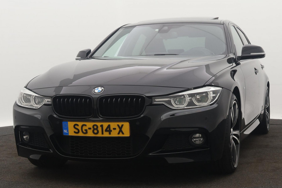 BMW 3-serie 320i Corporate Lease High Executive M-SPORT (NL-auto, Dealer OnderH, Panorama, Navi Groot, StoelV, Camera, Clima, Etc)