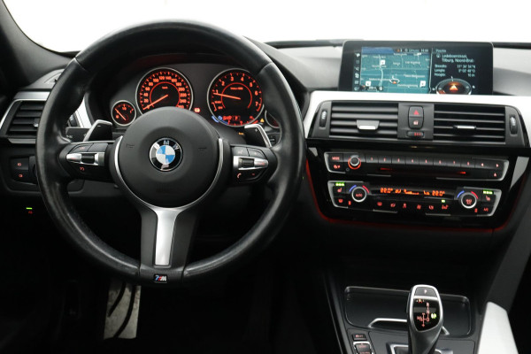 BMW 3-serie 320i Corporate Lease High Executive M-SPORT (NL-auto, Dealer OnderH, Panorama, Navi Groot, StoelV, Camera, Clima, Etc)