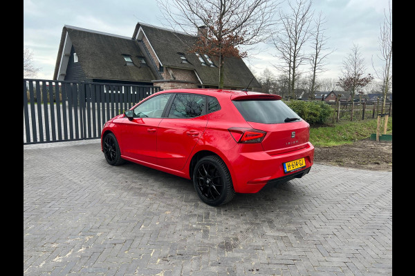 Seat Ibiza 1.0 TSI Style Business Intense | Apple Carplay | Navigatie | 17 Inch Velgen | Camera | NL-Auto |